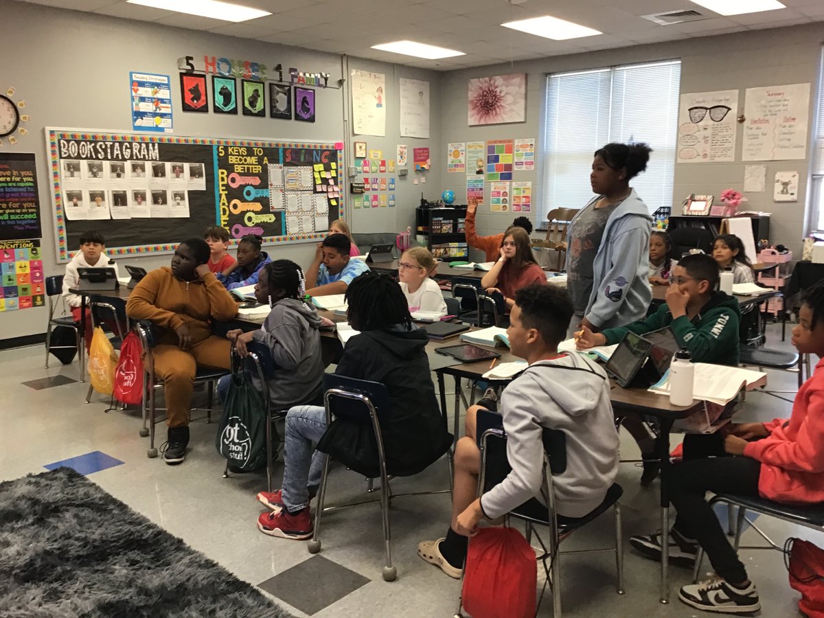 HurleyElem's tweet photo. Hurley All-Stars getting ready for EOG.📚📝👍🧑‍🏫 https://t.co/x26o1gQcgB