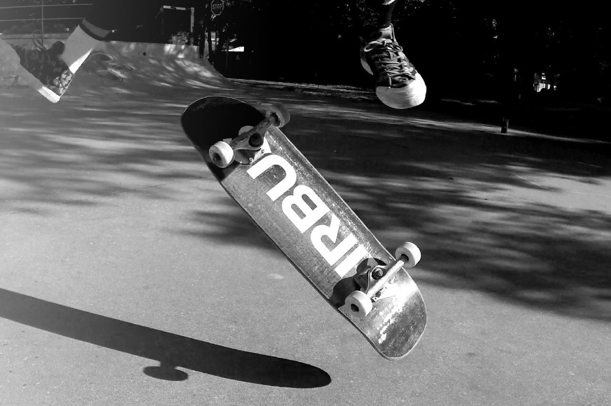 Trashboard is a more sustainable skateboard that uses recycled aircraft carbon yankodesign.com/2024/05/08/tra…