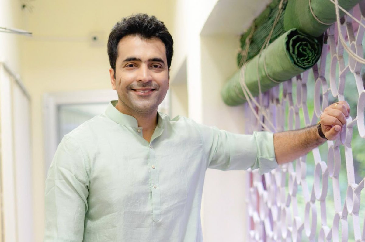 itsmeabir's tweet photo. "কোন চিরকুটে লেখা হয়ে যায়..."

📷: #PriyatoshSinhaRoy https://t.co/DHHVRuLEaD