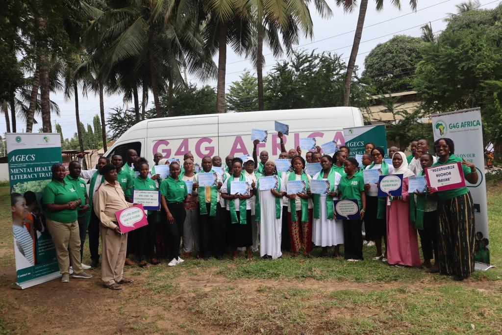 An empowered community is a healthy community & a light for their communities. We are happy & proud of this enthusiastic class at the @akuihd AGECS MHL. We are confident that they will champion & effect positive change on matters #mentalhealth. Kudos!