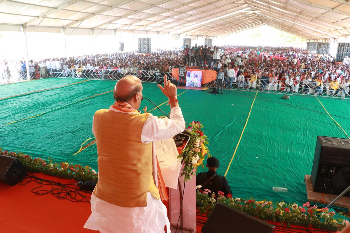 Addressed public meetings at Kalahandi and Raigada in Odisha. The BJD and Congress lack vision for development. They have only looted and betrayed this wonderful State of Odisha. People are seeing the BJP as the only ray of hope. There is a massive surge in favour of the BJP.
