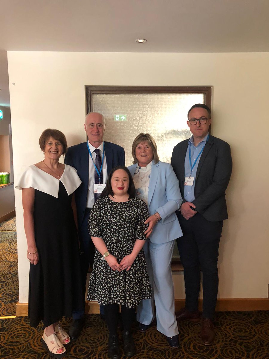 Mei Lin Yap and @MccarrmMary with @ProfLawlor of GBHI, Minister @MaryButlerTD and Paul Maloney from the National Dementia Office this morning at @EngagingDemIrl Making strides in improving dementia care for all! #16thIDC