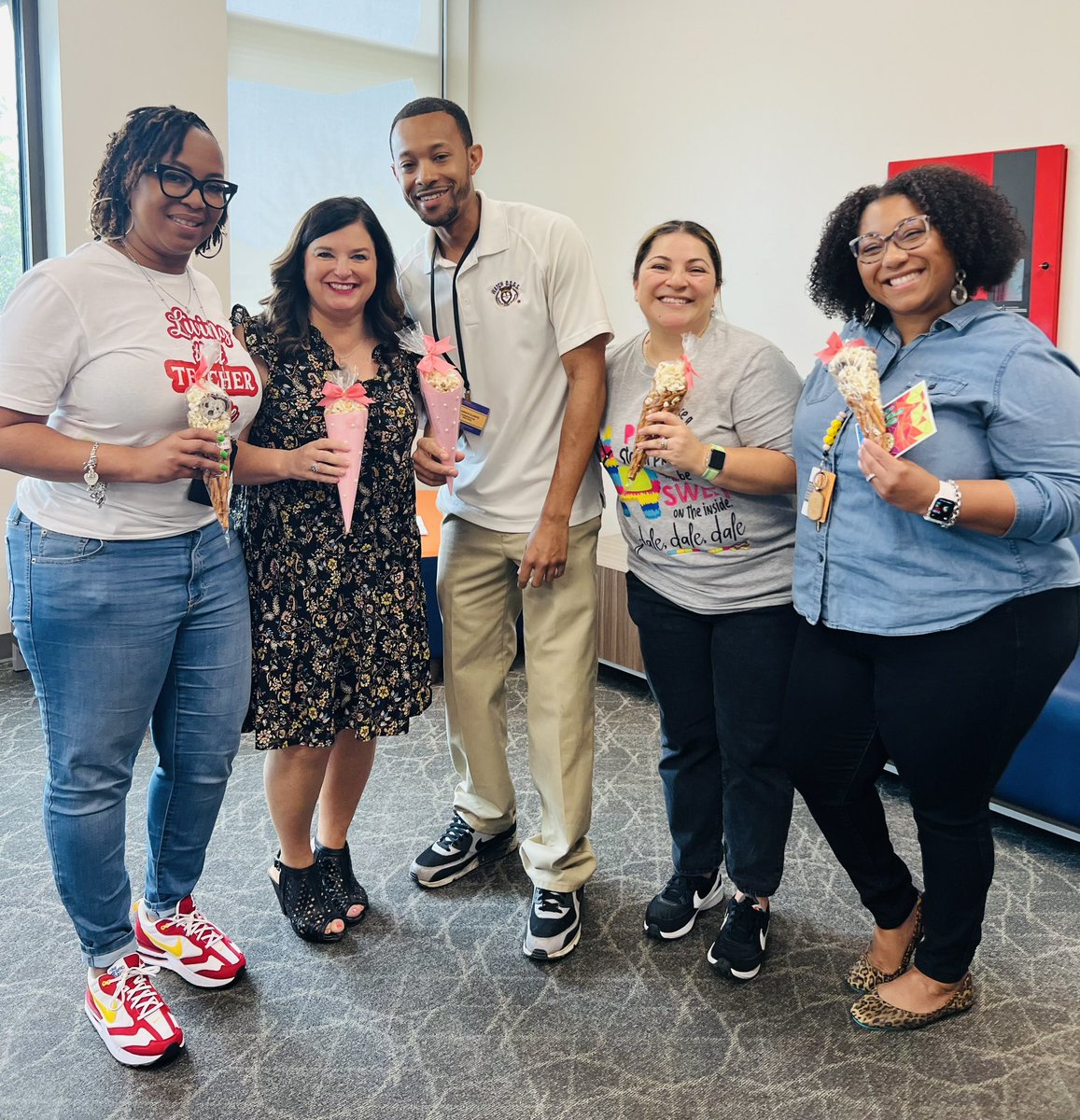 Thank you to our @ACE_WatchDOGS and to Mrs. Burns for bringing snacks to our teachers!! We appreciate you!! You bring joy to ACE! @HumbleISD #TeacherAppreciation