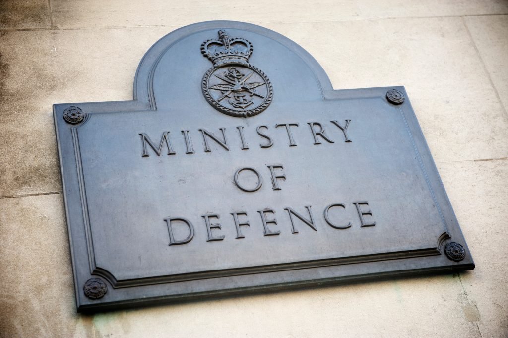 Further Cyber Security Agony for the UK Government🇬🇧 @grantshapps apologises for a cyberattack affecting over 270,000 Armed Forces members, hinting at Chinese involvement. To read Curia's latest article, please click here: chamberuk.com/cyber-security… #defence