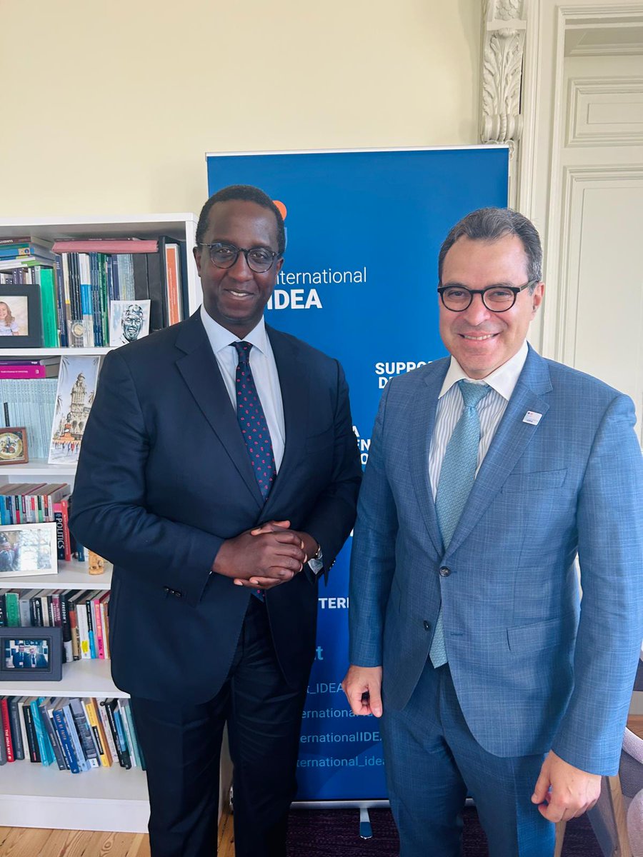 While at #SthlmForum, our President @ikakoma1 was pleased to meet with the Secretary General of @Int_IDEA, Mr. Kevin Casas-Zamora. They discussed the important links between governance and peace and ways to enhance collaboration.