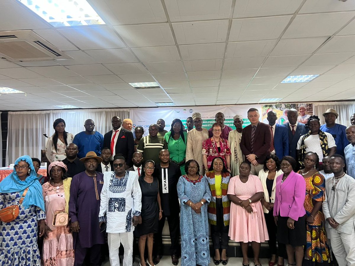 CanadaCameroon's tweet photo. Canada in Cameroon: Impressive to see so many organizations collaborating for the restauration of degraded land to empower rural & indigenous women and reduce poverty funded by @IDRC_CRDI. Lots of fertile minds to sow the seeds of change #CAFER #RAINFORESTALLIANCE. @CIFOR_ICRAF https://t.co/a9vlkT64LM