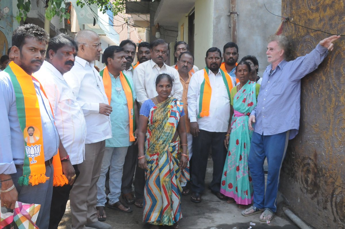 Visited and inspected the Golnaka division residences where drainage water overflowed due to yesterday's heavy rain. @narendramodi @kishanreddybjp #DrNGouthamRao