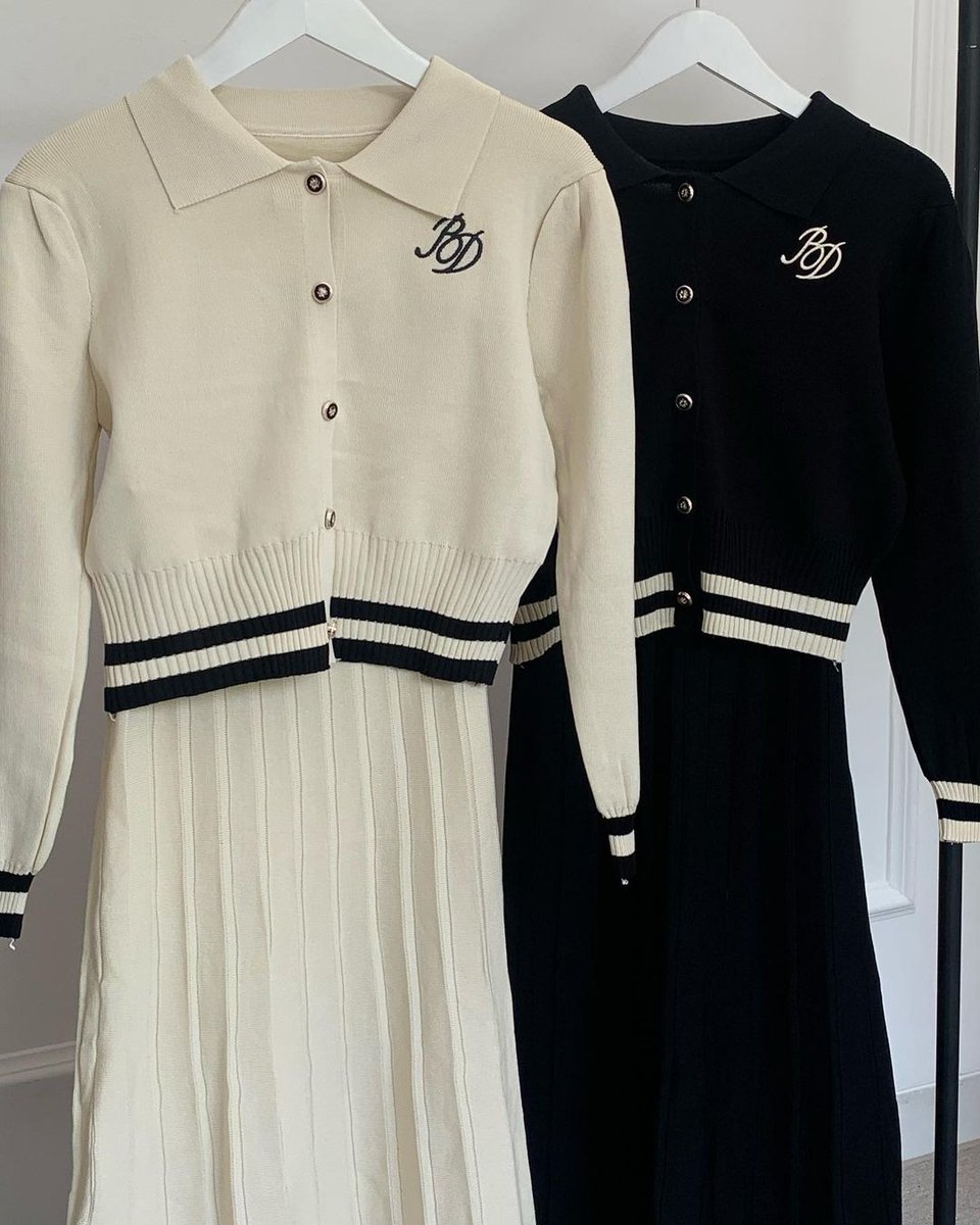 yourtinys's tweet image. nemu one set formal looks yang bagus banget! cocok buat kerja atau kuliah tapi dipakai saat hangout pun masih masuk 🤍

karena desainnya keliatan santai namun tetap berkelas sih ✨️