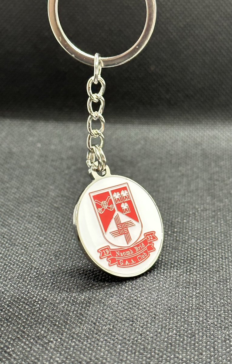HorseRacingPins's tweet image. Thrilled to support @StBrigidsGAA in producing double sided keyrings! 🔴⚪️

Make sure to pop down to the club shop to check them out and support your club ☘️