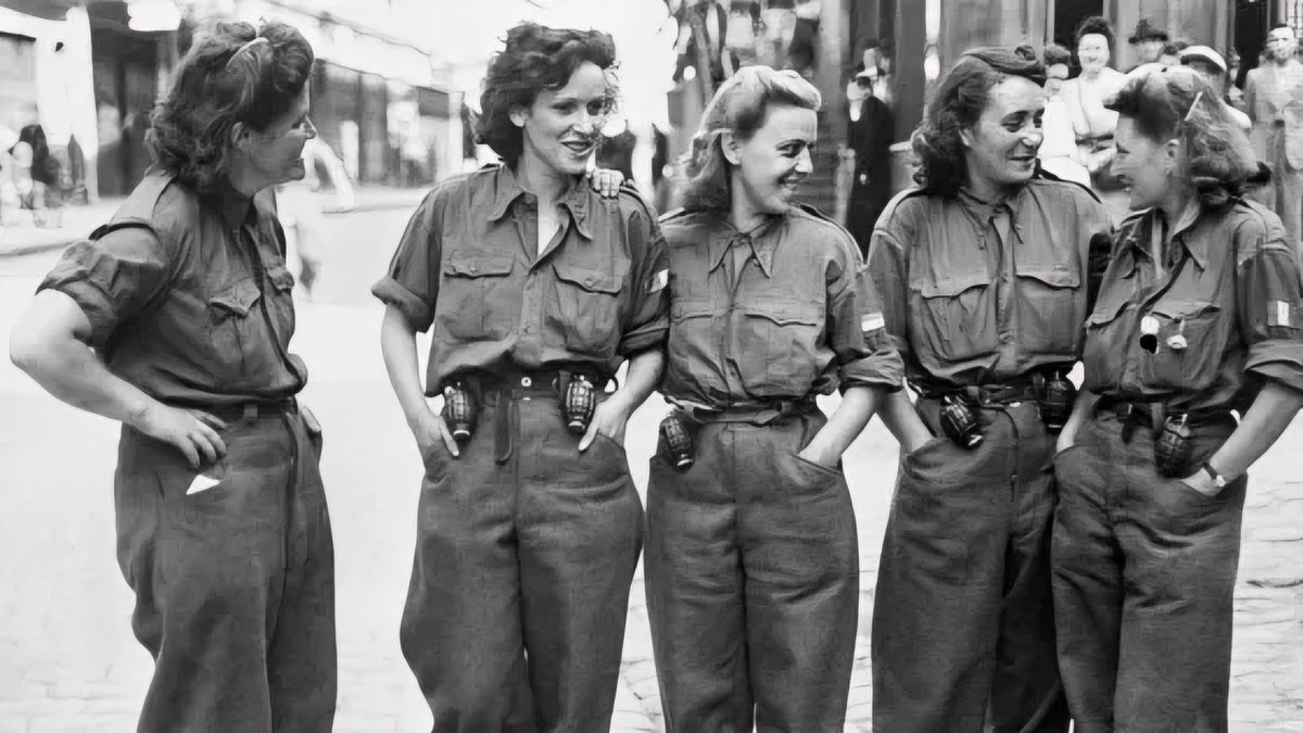 Le #8mai, c'est la victoire du #patriotisme contre le nazisme. Rendons hommage aux héros et héroïnes qui ont sacrifié leur vie pour la liberté et la dignité humaine. #8Mai #Victoire #LibertéÉgalitéFraternité🇫🇷🇪🇺