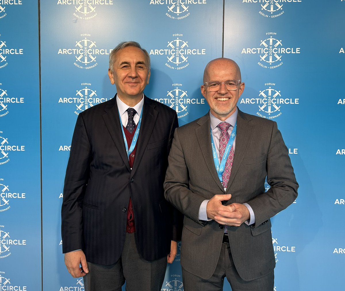 There are no risks that might endanger solid 🇮🇹 & 🇵🇱 cooperation on #Arctic matters. It’s always a pleasure to meet my good friend @crobustelli63 in various parts of the globe. This time during @_Arctic_Circle #Berlin forum