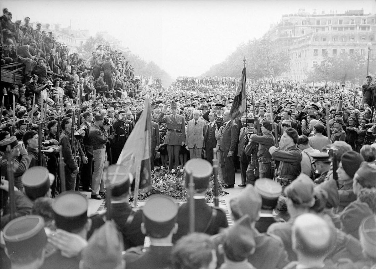 8 mai 1945, la France et les Alliés célèbrent leur victoire. Une fois de plus dans son histoire, c’est quand tout semblait perdu que la France fut sauvée.