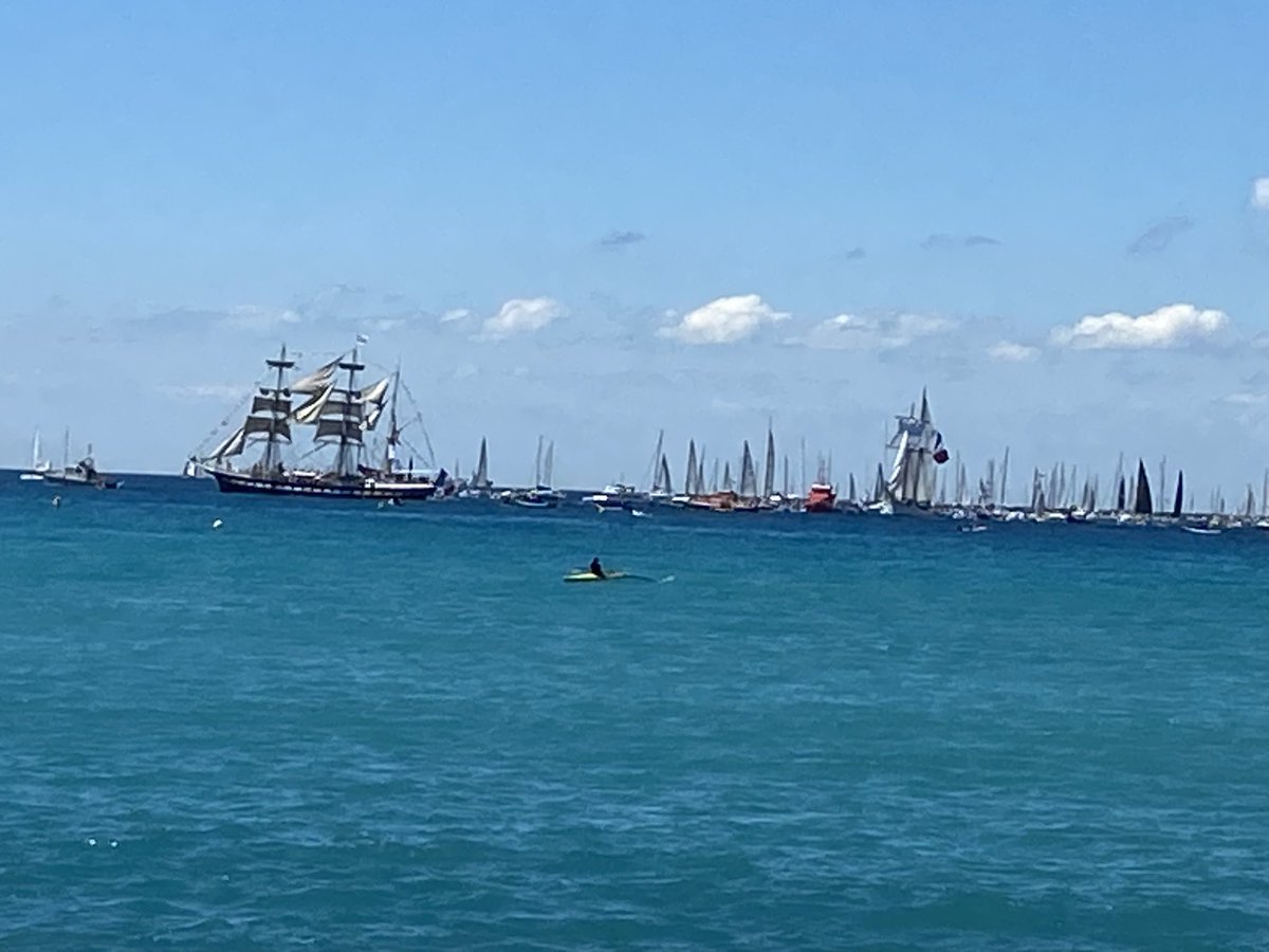DidierReault's tweet image. Le @troismats_Belem mène la parade maritime dans la baie de #marseille entre #Frioul et  #PointeRouge !