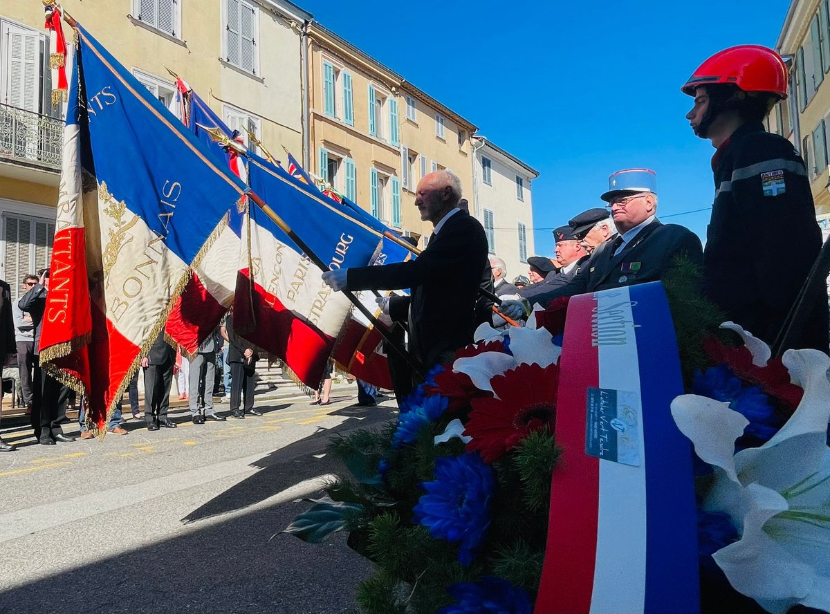 AlexndraBorchio's tweet image. Auprès des biotois et de leur maire @JPDERMIT ce matin, pour commémorer le 79ème anniversaire de la victoire du 8 mai 1945.

Hommage éternel à ceux qui ont combattu et péri pour notre liberté ! 🇫🇷