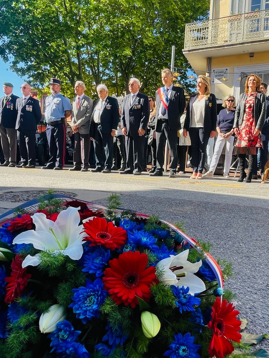 AlexndraBorchio's tweet image. Auprès des biotois et de leur maire @JPDERMIT ce matin, pour commémorer le 79ème anniversaire de la victoire du 8 mai 1945.

Hommage éternel à ceux qui ont combattu et péri pour notre liberté ! 🇫🇷