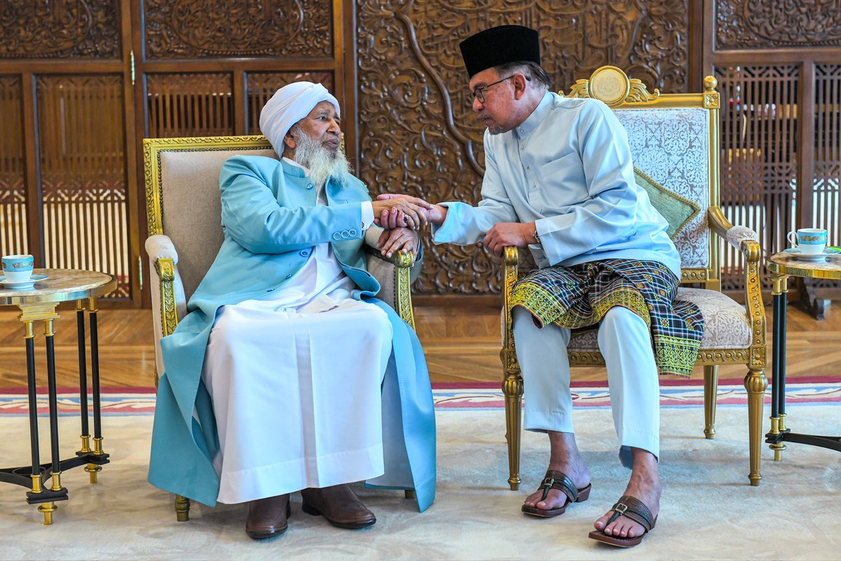 Petang tadi saya berkesempatan menyantuni Mufti India, Syeikh Abu Bakar Ahmad bersama delegasi daripada Jami’ah Markaz, India. Kedatangan Syeikh Abu Bakar Ahmad juga adalah bersempena Persidangan Antarabangsa Pemimpin Agama 2024 yang berlangsung di Malaysia. Saya hargai