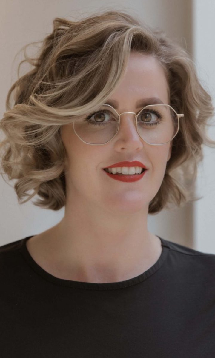 #Groningen boudoir-groningen.nl #Hairdresser #Jill  bied  meerdere behandelingen aan om het haar sterker, gezonder en nog mooier te maken.Haar sterke kant is om de wens van de klant te achterhalen en deze te vertalen naar een prachtig eindresultaat <a href="/carolieweg/">Carolieweg Groningen</a>