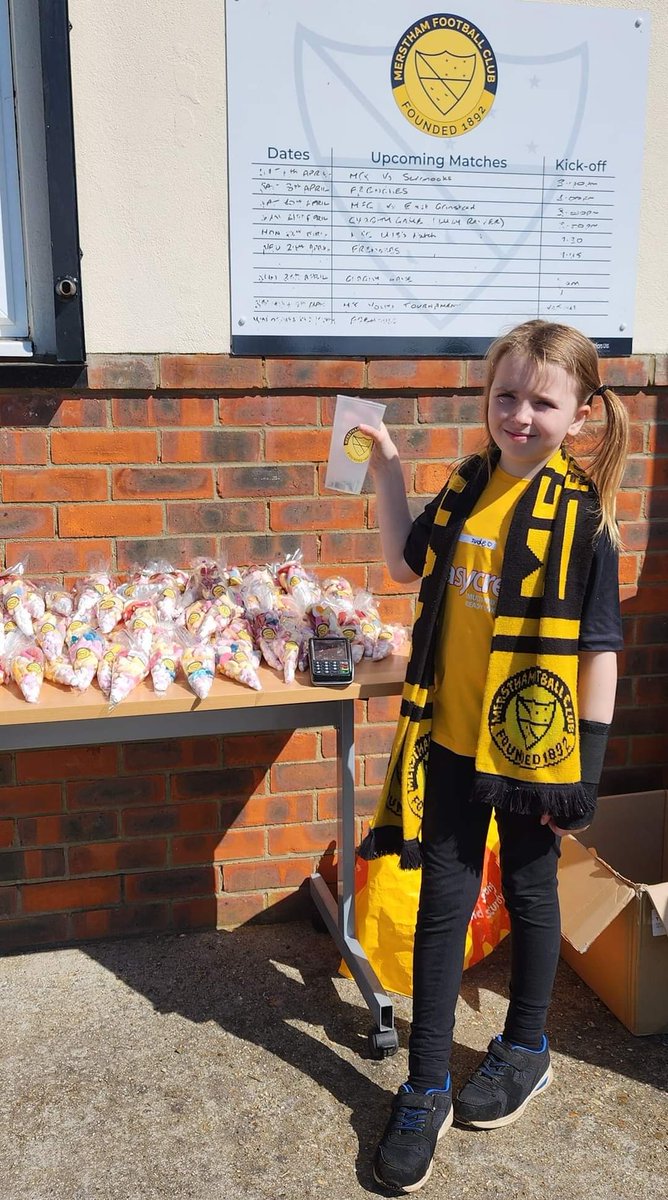 5 weeks left of no football due to a fractured wrist 🥺 but Jude's kept herself busy volunteering at @MersthamFC1892 instead. Here she is selling sweet cones last weekend. This Saturday is a MFC work party. Come along from 10am to help get the club ready for a new season ⚽️