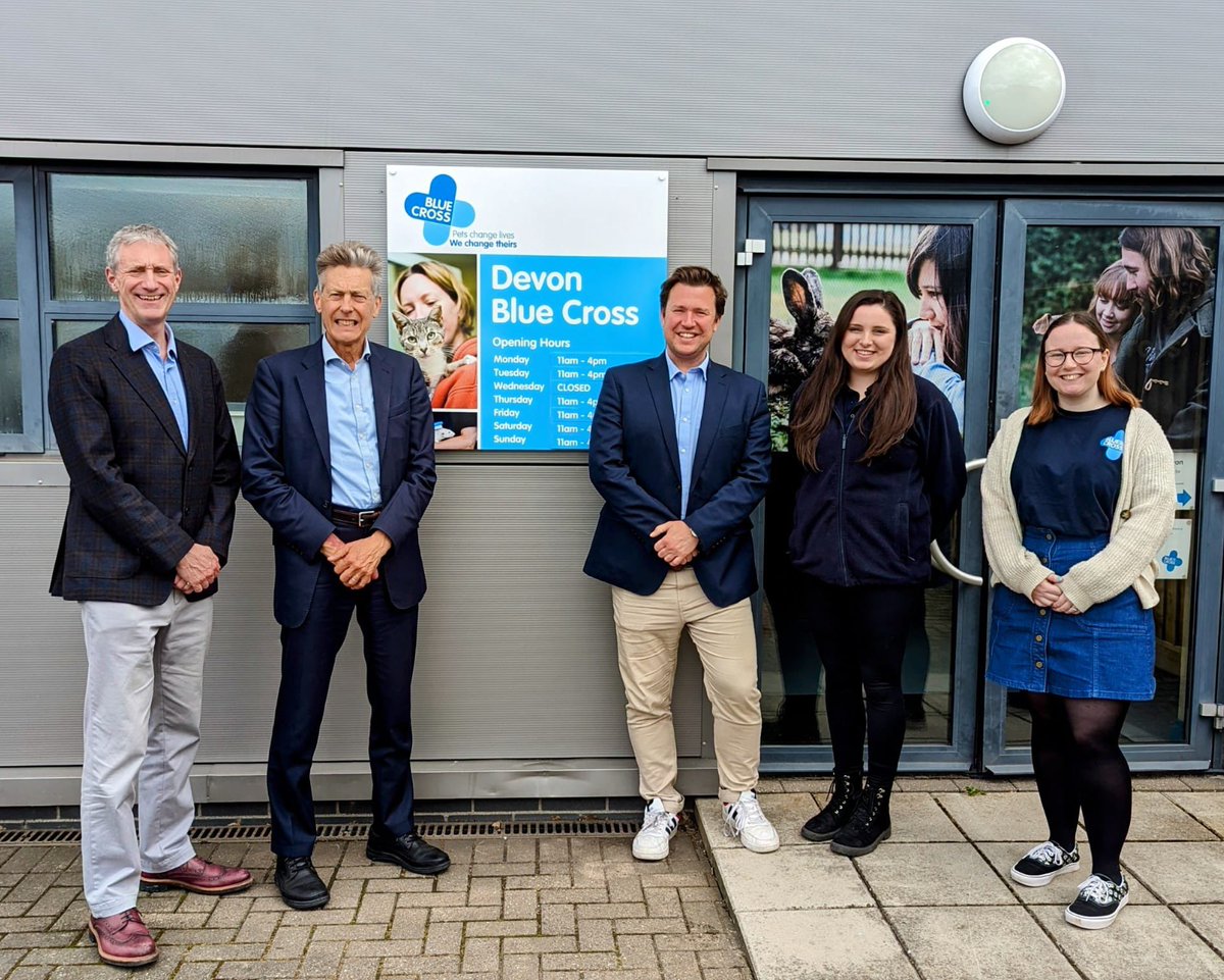 Thanks to the @The_Blue_Cross team for welcoming me & @BenPBradshaw to their base in Marsh Barton. They do fantastic work helping people who own pets, matching pets to foster homes across #Exeter, and on national policy campaigns too. Get involved here: bluecross.org.uk