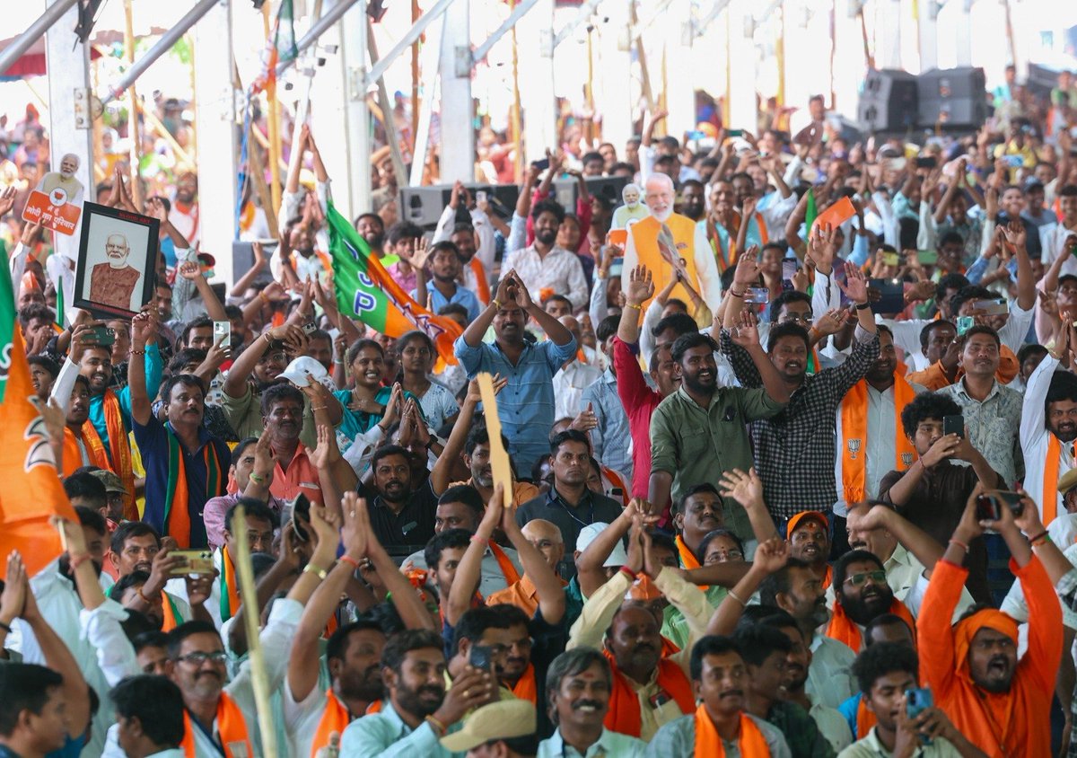 These pictures from Warangal give a glimpse of Telangana’s mood. People want a strong and development-oriented NDA Government at the Centre.