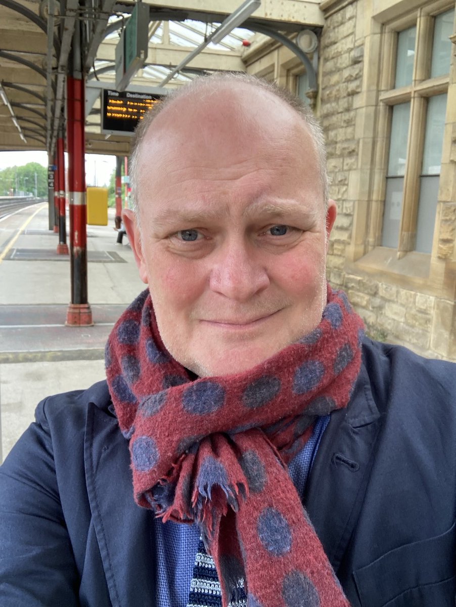 There are some trains running today & this is a man catching one to Manchester to take part in ⁦@Moneybox⁩ Live with ⁦@FelicityHannah⁩ ⁦@BBCRadio4⁩ 3pm