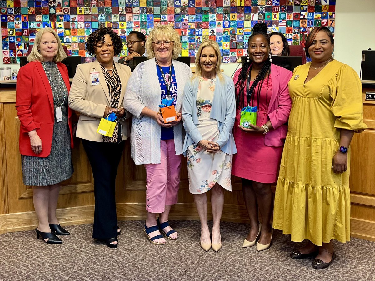 A big congrats goes out to Highlands, Rufus E. Payne, and Reynolds Lane Elementary Schools for being awarded the inaugural Reading Culture Trailblazer Badge from @zoobeanreads. We are running the Mayor Deegan’s River City Readers challenge through the Beanstack app and are