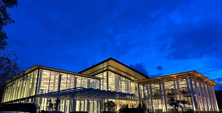 Sanat Programları Direktörü olduğum, Van'ın ilk Kültür Sanat ve Gastronomi Merkezi olan Tariria çok yakında kapılarını açıyor. Multidispliner bir sanat mekanı olacak Tariria, Singapurlu Mimar Kay Ngee Tan tarafından tasarlandı. Tariria, %100 karbon nötr bina olmayı hedefliyor.