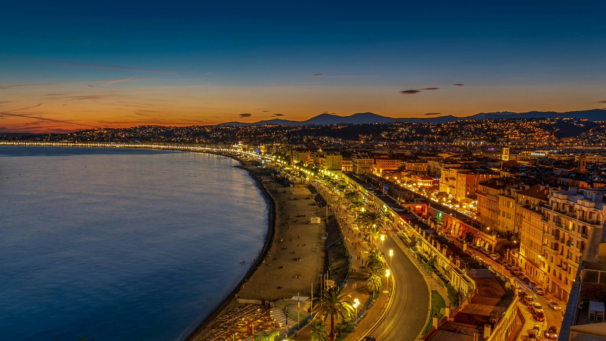 🌅 Watch the sunset over the Côte d'Azur! Experience the magic of the French Riviera with its stunning coastal scenery, picturesque towns, and sun-drenched beaches: pipeaway.com/visit-south-of… #CotedAzur #SunsetMagic