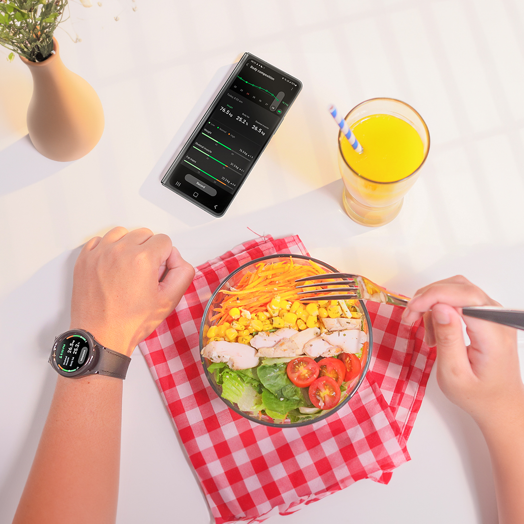 Be more aware of your diet progress, track your detailed body composition with your #GalaxyWatch6 Classic & #GalaxyZFold5! 💙

Reply “I wanna reach my #WatchEverydayWellness goals with #GalaxyWatch6 Classic” and get yours here: smsng.co/GW6Classic-TW-…