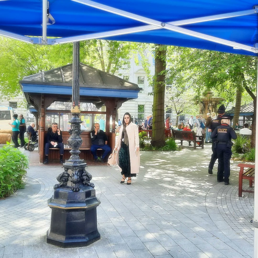 BHAandM's tweet photo. The sun is out and there are ice cream vans in the square! It can only mean one thing! It's #ViewDay at @BartsHospital ! Come and find us in the square to out about our collections, the five century history of View Day, and what it meant to 'view' the hospital and its patients https://t.co/7V5me0Uf9l