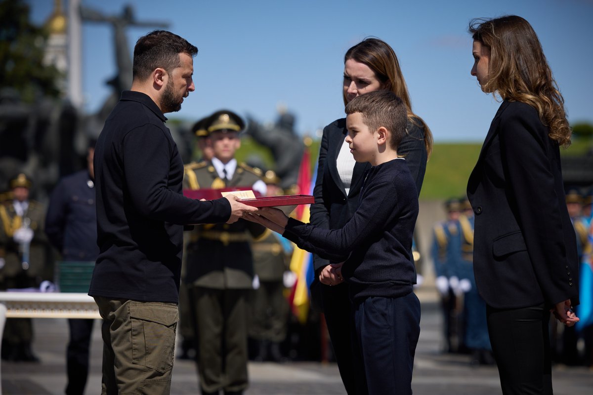 ZelenskyyUa tweet picture