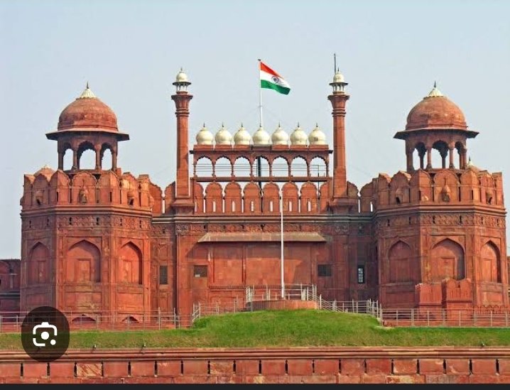 Why do PMs deliver speech here ??
Built by Mughal invader Shahjehan ??
#redfort
#15thaugust 
#IndependenceDay