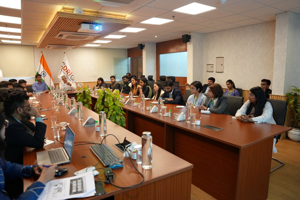 We were pleased to welcome 3⃣8⃣ young diplomats from 🇮🇳 and 🇧🇹 undergoing training @SSIFS_MEA to @cdri_world HQ today for a briefing on the role of the Coalition and importance of climate and disaster #ResilientInfrastructure.