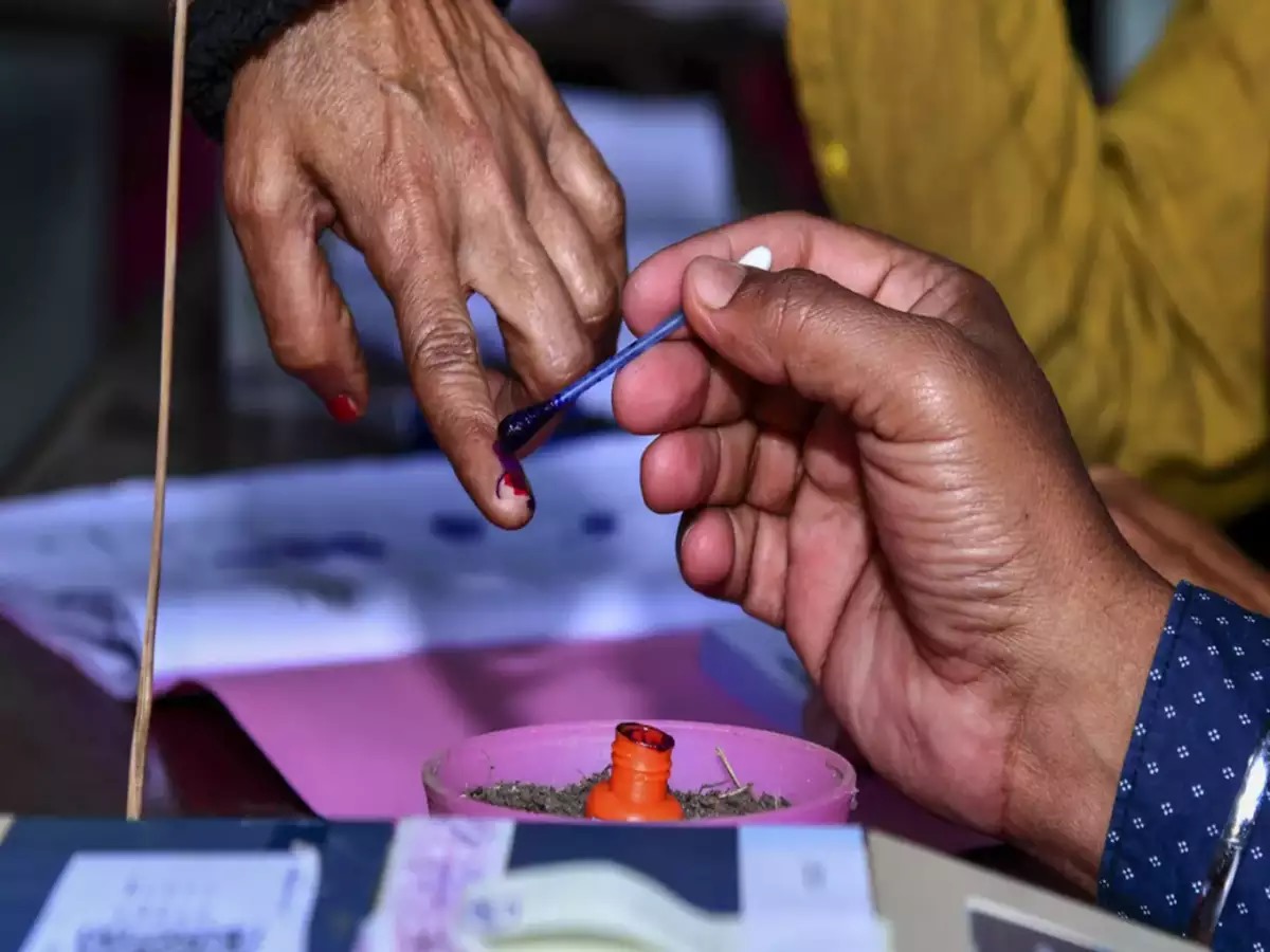 Voter Turnout Remains 64.5% as Third Phase of Lok Sabha Polls Concludes: bit.ly/3URrlHx

#VoterEngagement #ElectionUpdate #LokSabhaPolls #CivicDuty #TransparentElections #VoteWithPurpose #PeoplePower #ElectoralProcess #InclusiveDemocracy