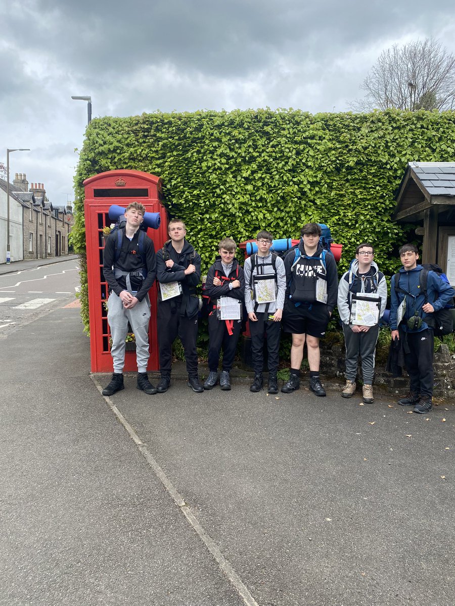 And the groups are off, Bronze DofE Expedition 2024 🥉🌳🏕️ @CglenHighSchool @RBleach1 @CGlenGeography