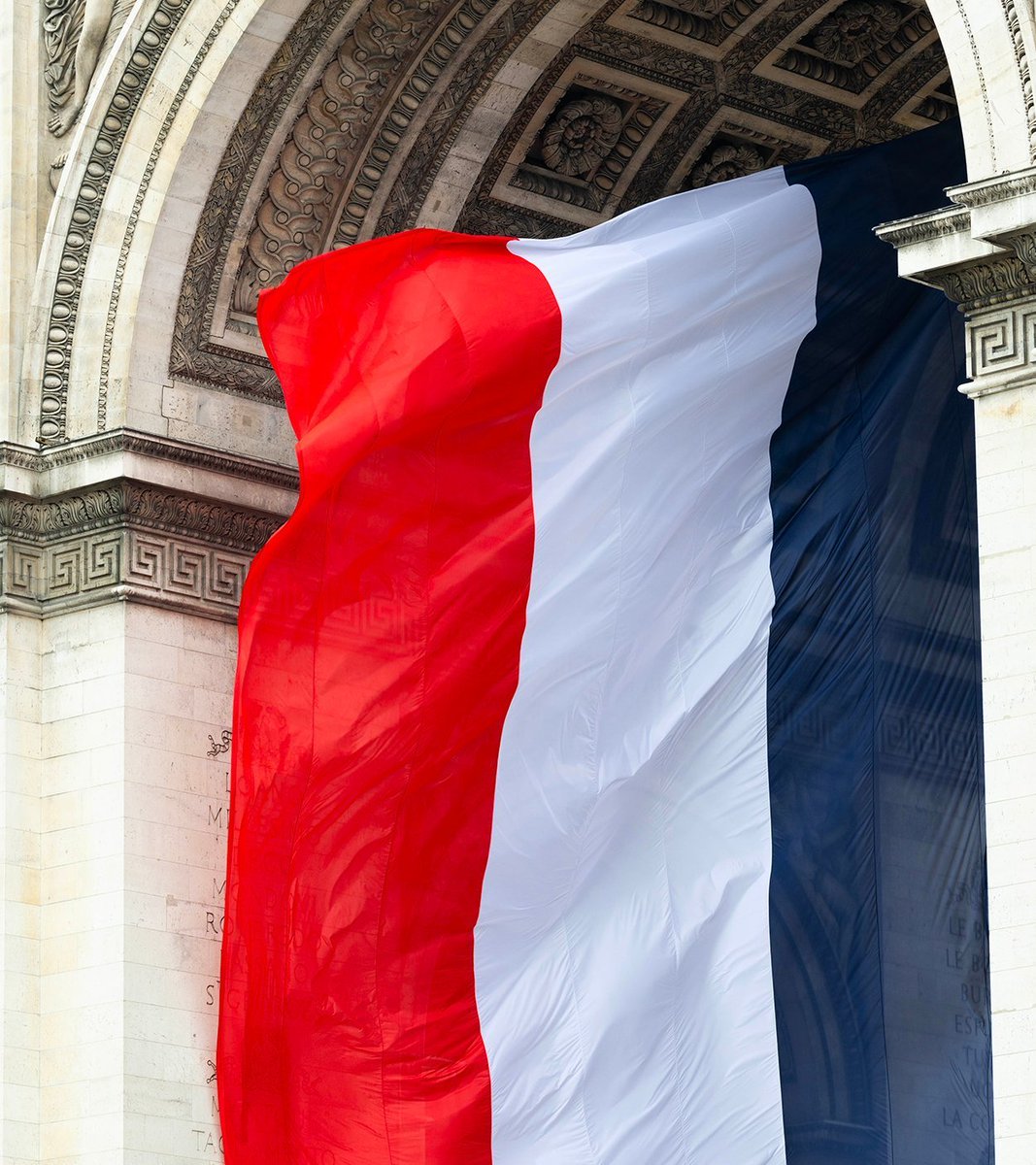 🇫🇷 Ne jamais oublier “ceux qui par le sang versé nous ont permis de vivre libres”. — En ce #8mai, Emmanuel Macron, @GabrielAttal et le Gouvernement participaient aux commémorations du 79ème anniversaire de la Victoire du 8 mai 1945 sur l'Allemagne nazie. Ne jamais oublier.