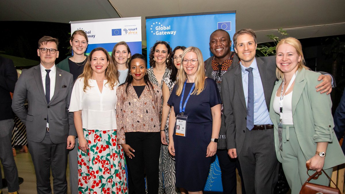 The #D4DHub invited members of its advisory groups to join the #TeamEurope delegation at #CAS2024. The objective was to ensure that different stakeholder groups could have a say in the discussions on the Africa-Europe digital partnership. 

Learn more: buff.ly/3QAhovq