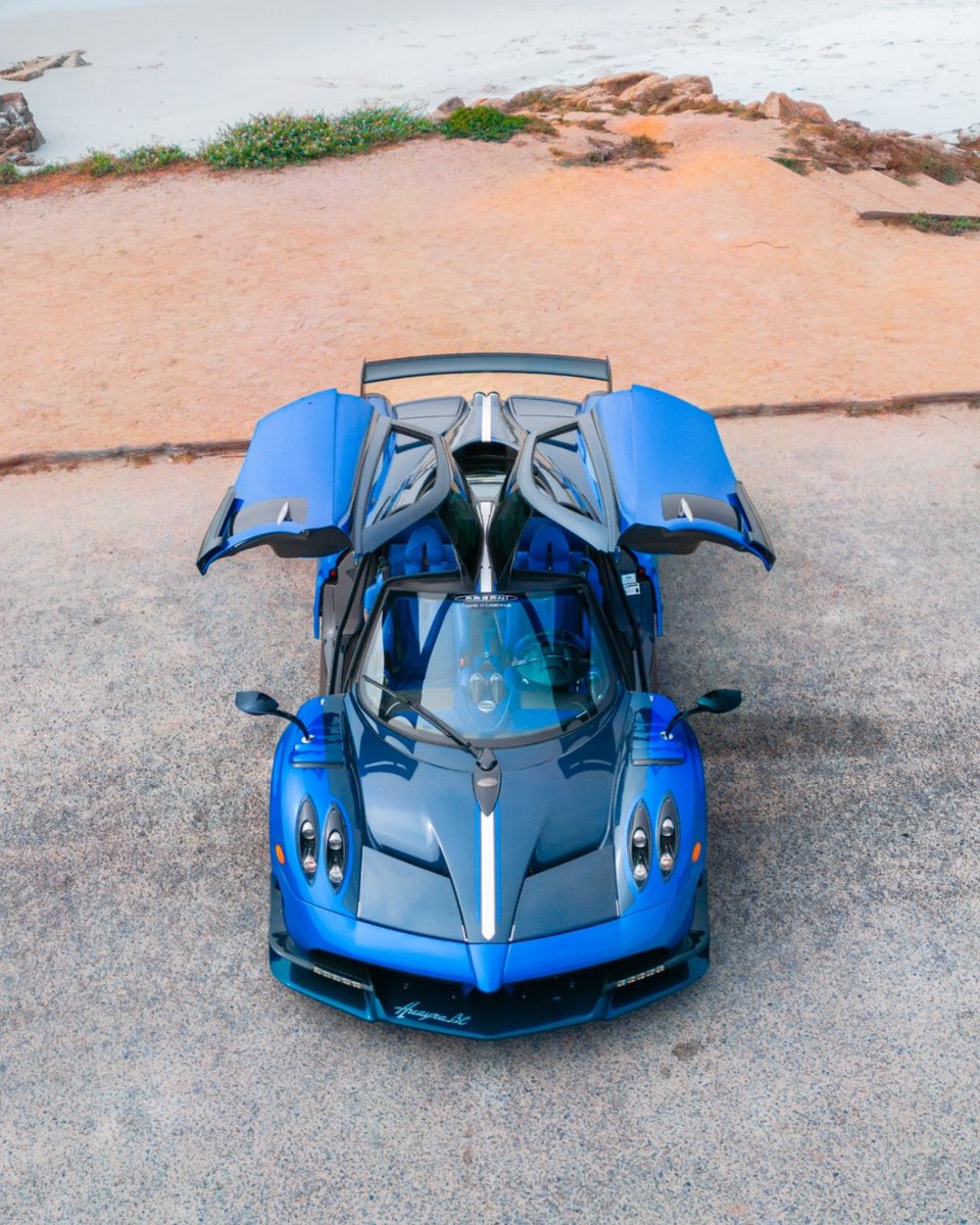 duPontREGISTRY's tweet photo. 2017 Pagani Huayra BC | Chassis #16 of 20 💙

Adorned in a mesmerizing blend of Blue Francia and Blue Tricolore Carbon, its bespoke Blue Ossido Leather interior sets the stage for unparalleled luxury https://t.co/1b54dVCVrh