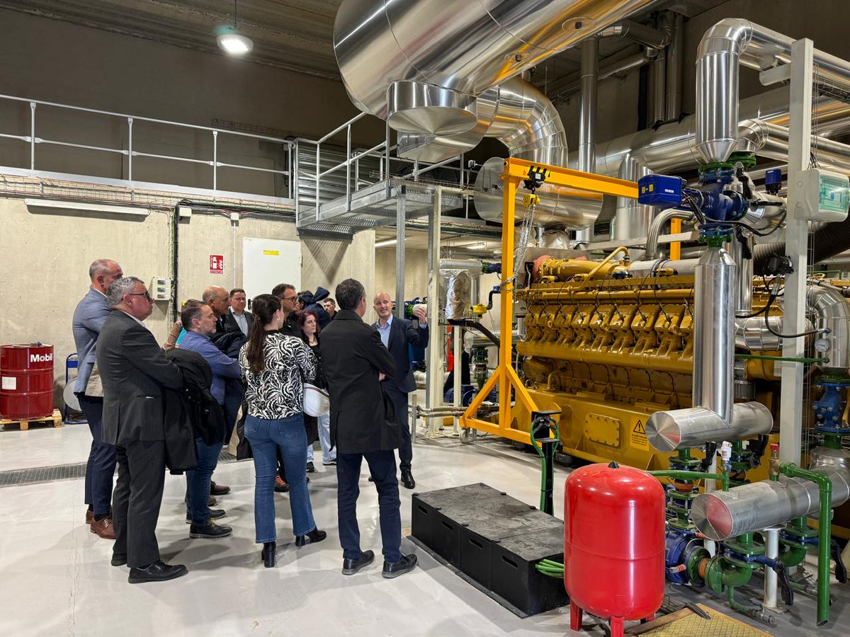 🤝 Agraïm al Comú de <a href="/canillo_andorra/">Comú de Canillo</a> la visita a la central de cogeneració de #FEDAEcoterm a Soldeu i l'entesa per poder desenvolupar un mitjà sostenible com aquest a la parròquia!
⚡️Hem parlat sobre el funcionament de la xarxa de calor de Soldeu-El Tarter i de projectes futurs!