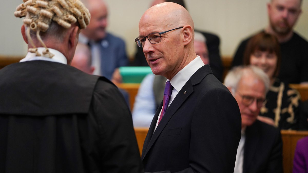 🏴󠁧󠁢󠁳󠁣󠁴󠁿 @JohnSwinney has been sworn in as First Minister of Scotland at the Court of Session in Edinburgh. Speaking afterwards, the First Minister said: 'I will give everything I have to build the best future for our country.'