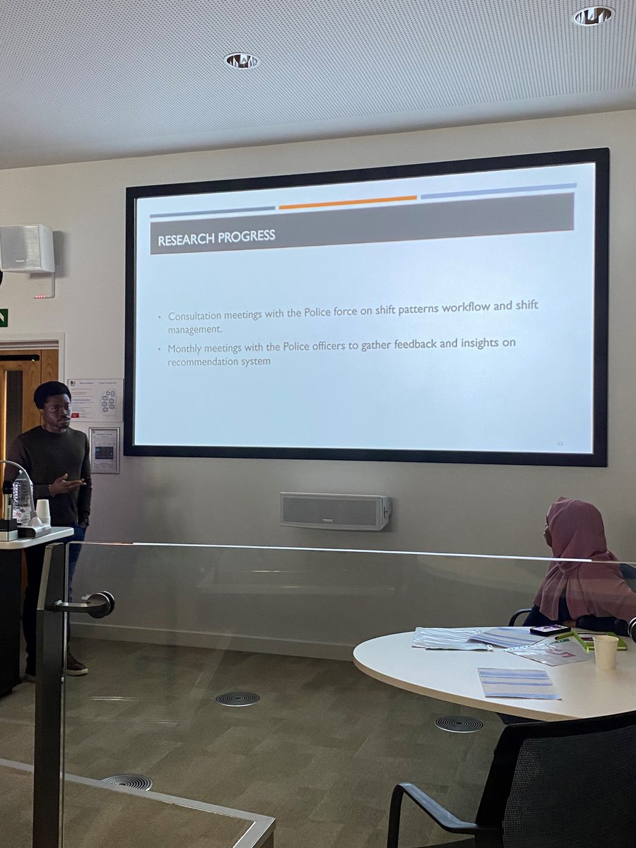 Onto the next presentation from Olumuyiwa Ayorinde, discussing the “Development and Evaluation of a Mobile Application for Enhancing the Health and Well-being of Blue Light Forces in the UK'🚓 #BUDoctoralCollege #BUPGRCulture