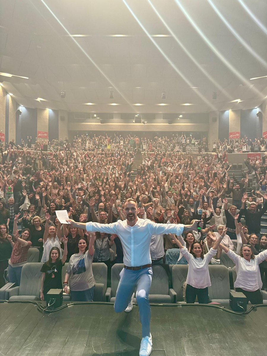 🥳 #LeLiveAlouette à #LaBaule avec 800 auditeurs chauds bouillants !!! Merci à vous ! Bravo aux équipes d'<a href="/AlouetteRadio/">Alouette Radio</a> qui ont travaillé dans l'ombre !
Le prochain ? On le fait dans quelle ville ????