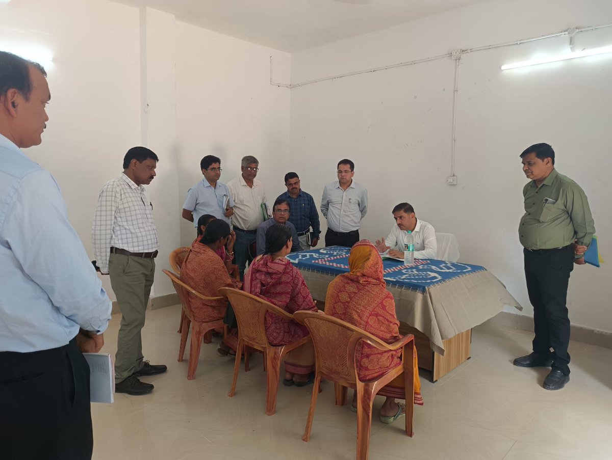 MD ,OMFED & officials visited BMCs to observe milk collection procedures & PMCS in Boudh district to examine milk collection operations. MD also interacted with farmers to gain insights into their perspectives and experiences. #OMFED #DairyOperations #FarmerEngagement