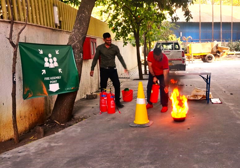 GOQii's tweet image. Earlier today, we prioritized safety with a fire drill led by @vaccifire 

Our team learned to use fire extinguishers, spot exits, and assist others in emergencies. 

Preparedness saves lives!

#BeTheForce #FireDrill #FireSafety