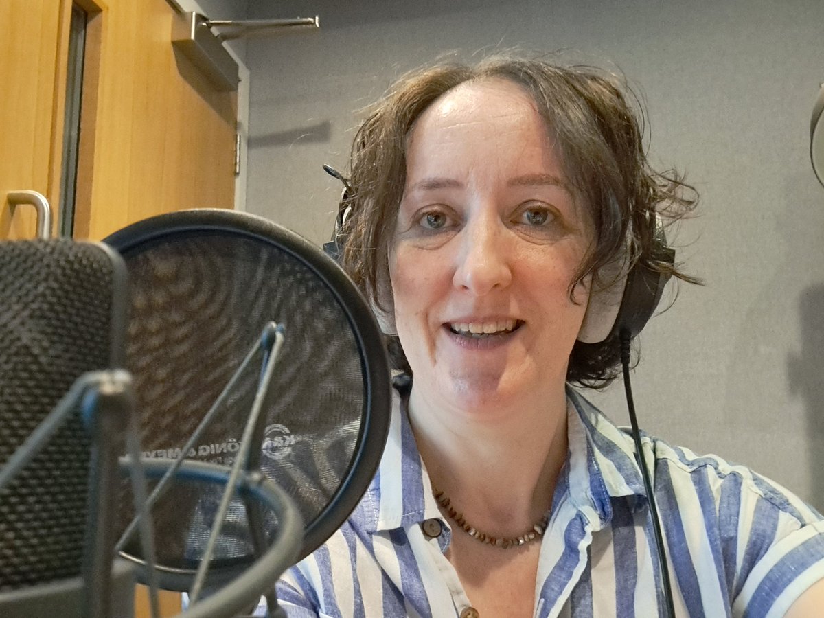 Back in the studio today recording the audiobook for The Roads To Rome. Hoping I'm on top of all my pronunciations! I have everything from Geez to Irish today! penguin.co.uk/books/443108/t…
