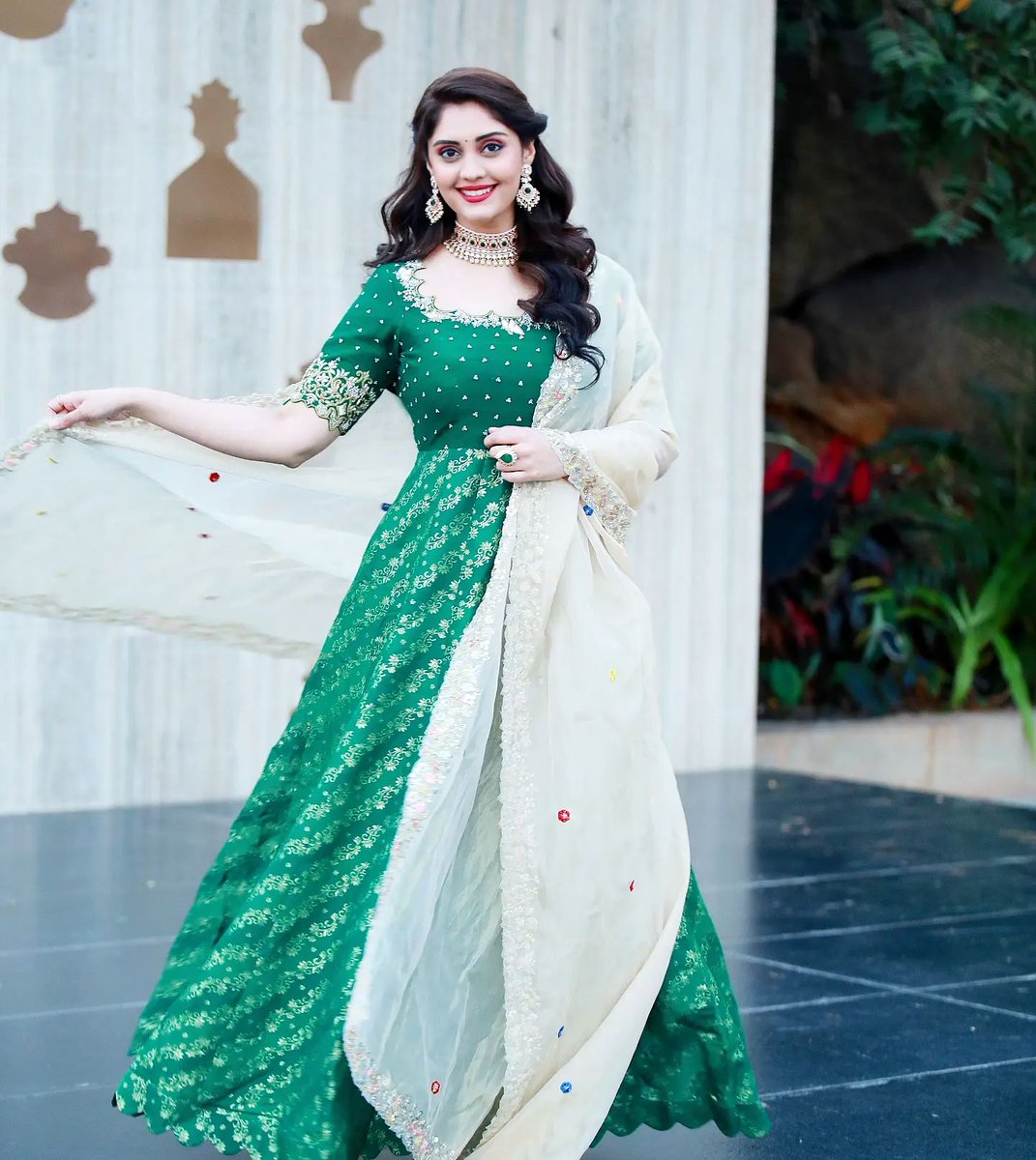 Beautiful #Surabhi latest photoshoot! 💚🤍

🌸 @Surbhiactress

#CineWorldCW 🌍