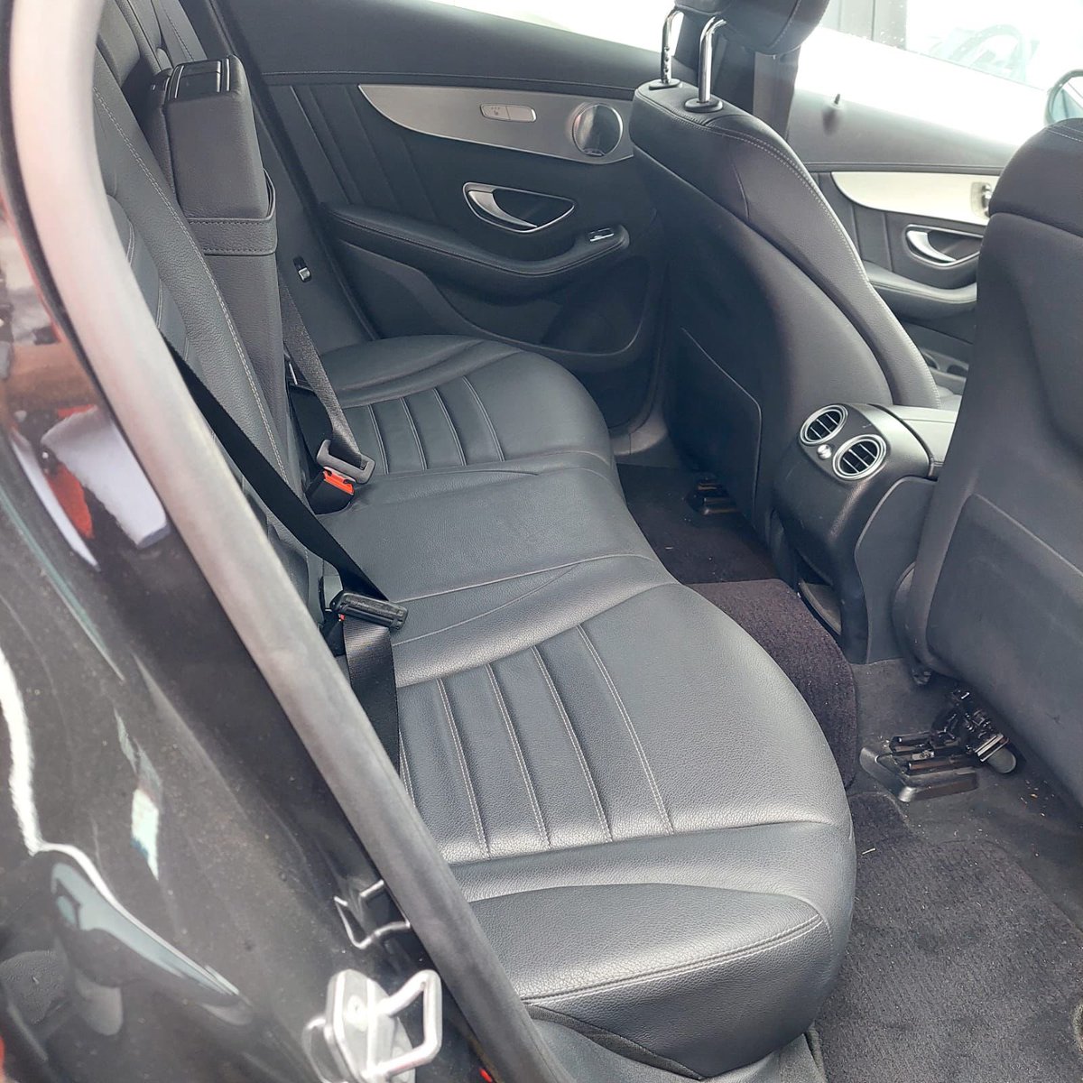 KimTimz's tweet image. 2017 Mercedes Benz GLC220d Coupe, Diesel, Sunroof, 4matic, ✅CLEARING AT THE CFS✅
📍Will be In Nairobi on Saturday
💰 6.65M
0717417190
President Ruto
Linturi