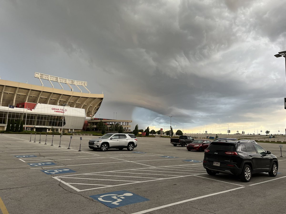 Look at this cloud over the stadiums! @KSHB41 @lnanderson @CassieKSHB