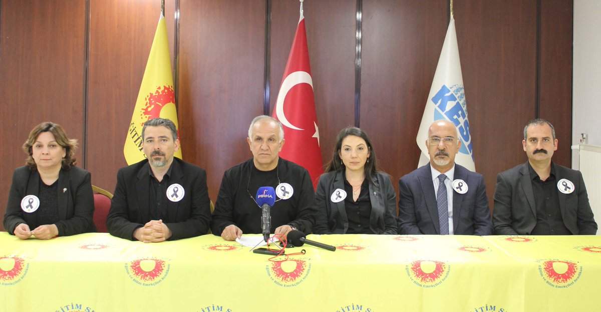 Okulda Şiddetin Hedefi Olan Bir Meslektaşımız Daha Hayatını Kaybetti! Okulda Şiddet Sona Ermeli, Can Güvenliğimiz Sağlanmalıdır!
#EğitimdeŞiddeteHayır
egitimsen.org.tr/okulda-siddeti…