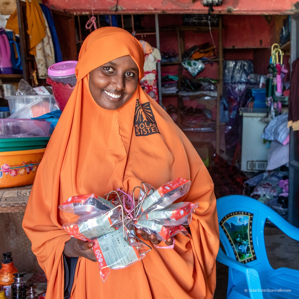 'Selling solar lamps isn't just about business. It's about providing a solution in a community with plenty of sunlight & no electricity. People here often rely on candles, which are expensive and unsafe.' Naima Ahmed, Solar Sister, Kenya 🧡solarsister.org/naima-entrepre… #genderequity